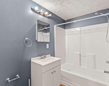 405 Christopher Lane - Photo Thumbnail 22
