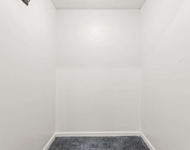 405 Christopher Lane - Photo Thumbnail 21