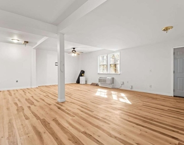 405 Christopher Lane - Photo Thumbnail 18