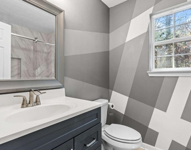 405 Christopher Lane - Photo Thumbnail 16