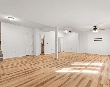 405 Christopher Lane - Photo Thumbnail 19