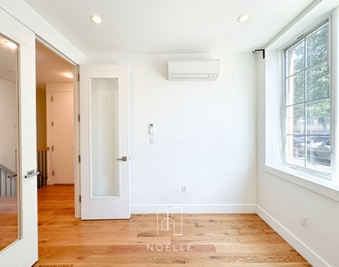 87 Montrose Avenue - Photo Thumbnail 6