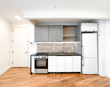 87 Montrose Avenue - Photo Thumbnail 1