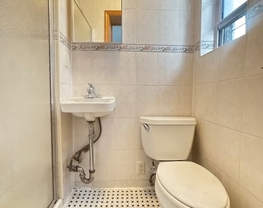 852 Amsterdam Avenue - Photo Thumbnail 3