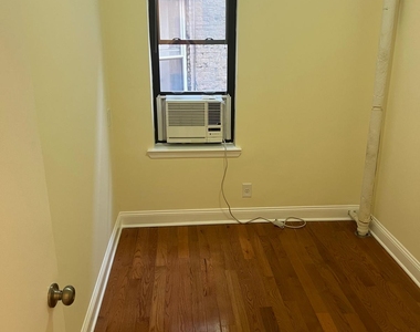 East 58th Street - Photo Thumbnail 5
