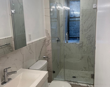 East 58th Street - Photo Thumbnail 4