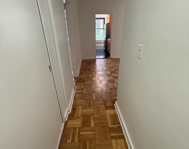 412 East 55th Street - Photo Thumbnail 9