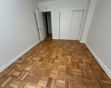 412 East 55th Street - Photo Thumbnail 7