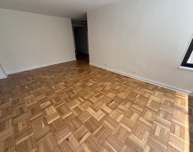 412 East 55th Street - Photo Thumbnail 3