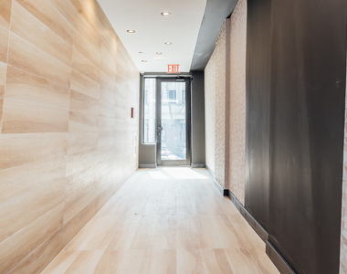 2825 Snyder Avenue - Photo Thumbnail 5