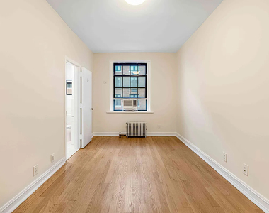 107 East 63rd Street - Photo Thumbnail 2