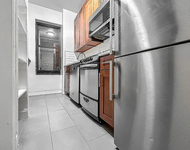 326 East 58th Street - Photo Thumbnail 1