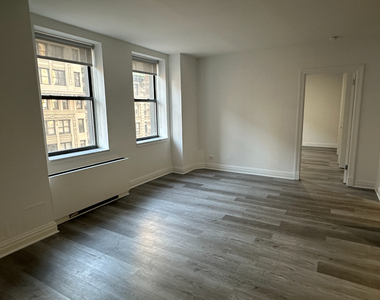 West 34th Street - Photo Thumbnail 10