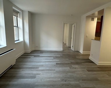 West 34th Street - Photo Thumbnail 9