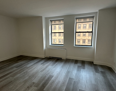 West 34th Street - Photo Thumbnail 11