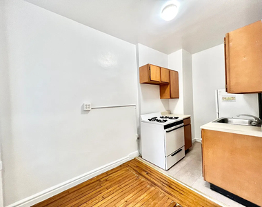 35-64 81st Street - Photo Thumbnail 5