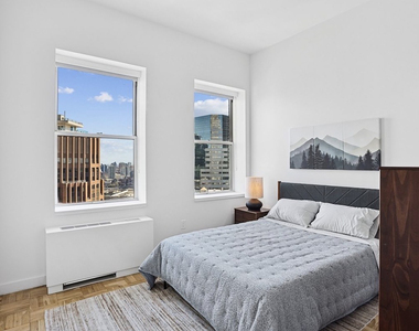 20 Exchange Place - Photo Thumbnail 3