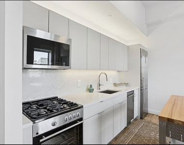 20 Exchange Place - Photo Thumbnail 1