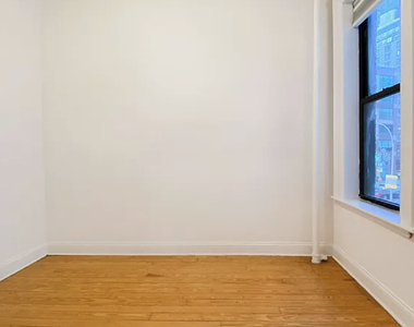 26 Grand Street - Photo Thumbnail 3