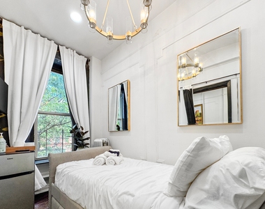 248 Vernon Avenue - Photo Thumbnail 9