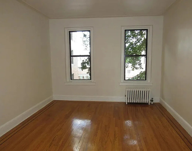 151-10 35th Avenue - Photo Thumbnail 4