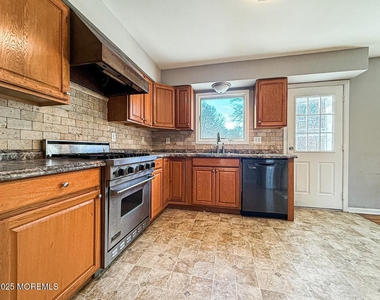 532 Frank Applegate Road - Photo Thumbnail 4