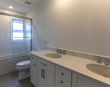 35 Ocean Boulevard - Photo Thumbnail 3