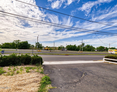 450 Beachway Avenue - Photo Thumbnail 8