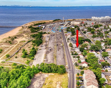 450 Beachway Avenue - Photo Thumbnail 9