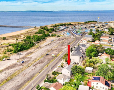 450 Beachway Avenue - Photo Thumbnail 6