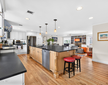 20 Bayonne Avenue - Photo Thumbnail 3