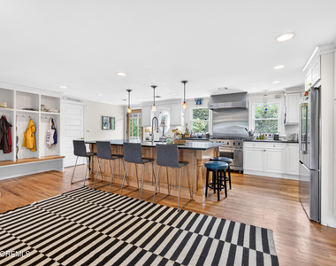 20 Bayonne Avenue - Photo Thumbnail 4