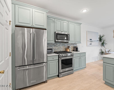 6 Greeley Terrace - Photo Thumbnail 7