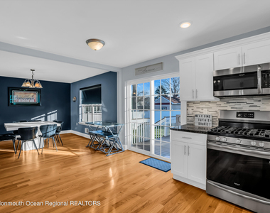 132 Chelton Avenue - Photo Thumbnail 10