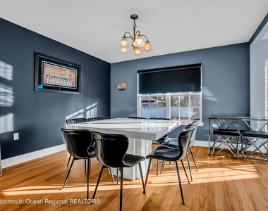 132 Chelton Avenue - Photo Thumbnail 8