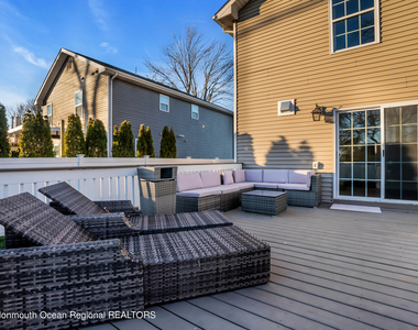 132 Chelton Avenue - Photo Thumbnail 24