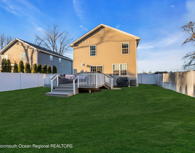 132 Chelton Avenue - Photo Thumbnail 30