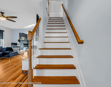 132 Chelton Avenue - Photo Thumbnail 13