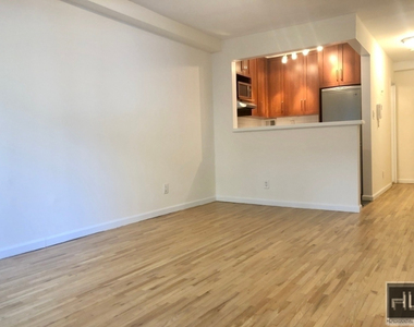 1 Avenue - Photo Thumbnail 2