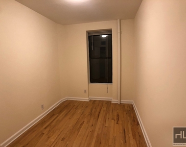 East 58 Street - Photo Thumbnail 3