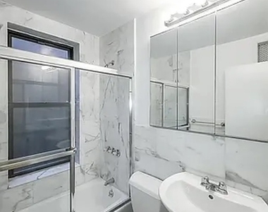 East 58 Street - Photo Thumbnail 7