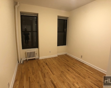 East 58 Street - Photo Thumbnail 2