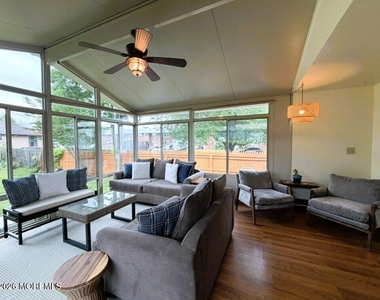 102 Columbia Avenue - Photo Thumbnail 4