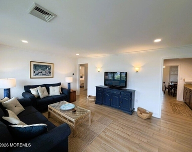 102 Columbia Avenue - Photo Thumbnail 8