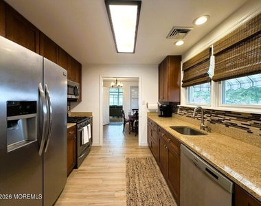 102 Columbia Avenue - Photo Thumbnail 9