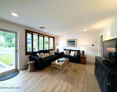102 Columbia Avenue - Photo Thumbnail 7