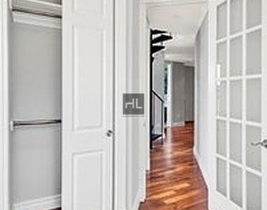 Lexington Ave. - Photo Thumbnail 3