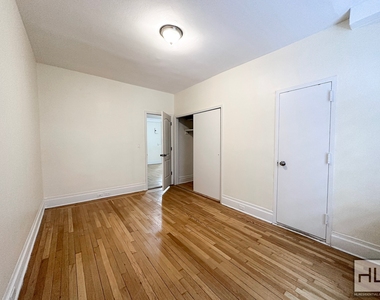 East 63 Street - Photo Thumbnail 3
