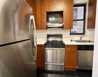 East 63 Street - Photo Thumbnail 8