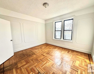 66 Street - Photo Thumbnail 3